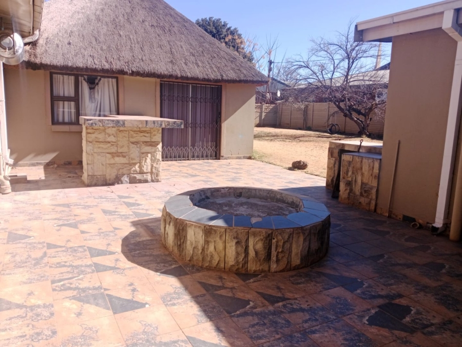 4 Bedroom Property for Sale in Kuruman Northern Cape